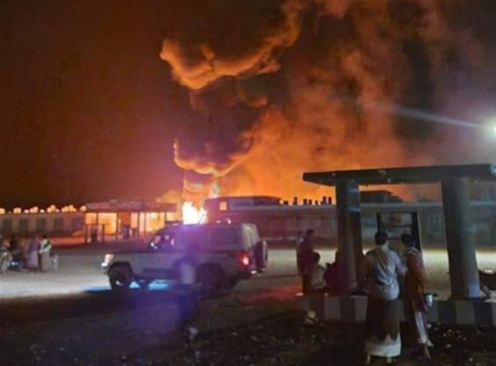 ضحايا بانفجار وسط محطة وقود في المهرة  والدفاع المدني يعجز عن إخماد النيران 