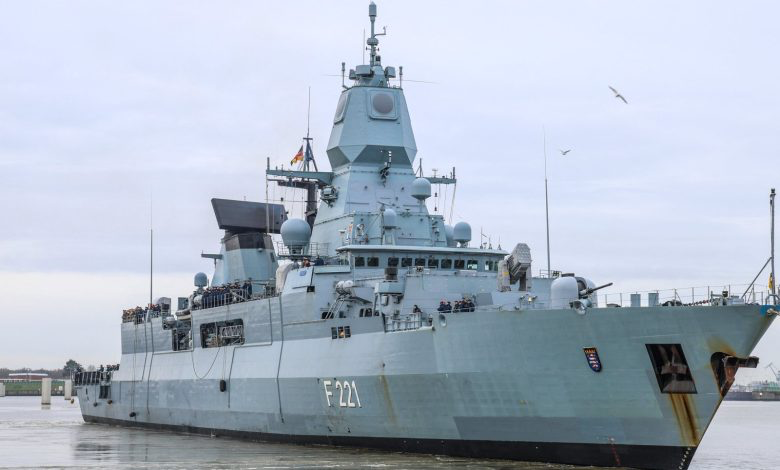 ألمانيا: أركان البحرية يدافع عن طاقم فرقاطة أطلقت النار على طائرة أمريكية في البحر الأحمر
