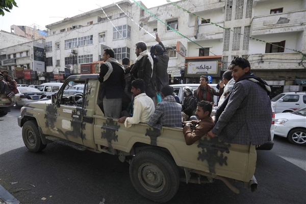 مليشيا الحوثي تُقر بوقوع 385 جريمة سرقة بمناطق سيطرتها خلال الشهر الماضي