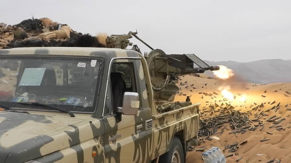 شاهد بالفيديو: معارك طاحنة تدور رحاها بين الجيش والحوثيين في جبهة المشجح غرب مأرب