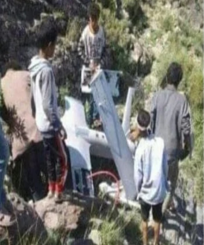 سكان يعثرون على طائرة مسيرة قرب منزل القيادي الحوثي عبدالحافظ السقاف في إب