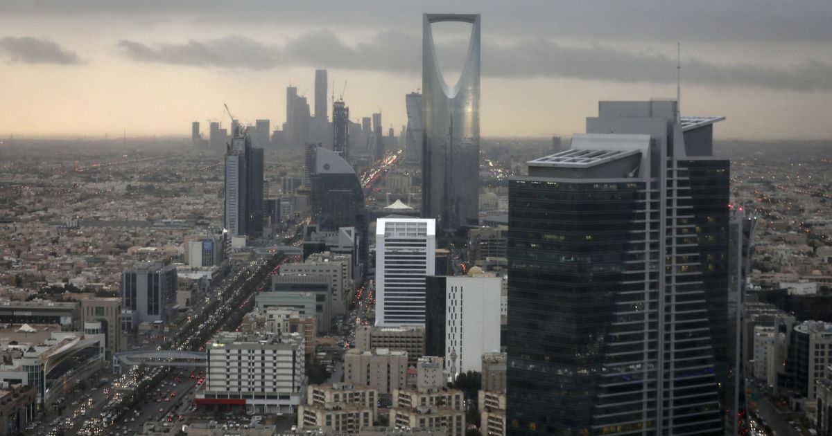 قنوات سعودية في الإمارات تبدأ بنقل مقراتها إلى الرياض.. وكالة عالمية تكشف السبب!
