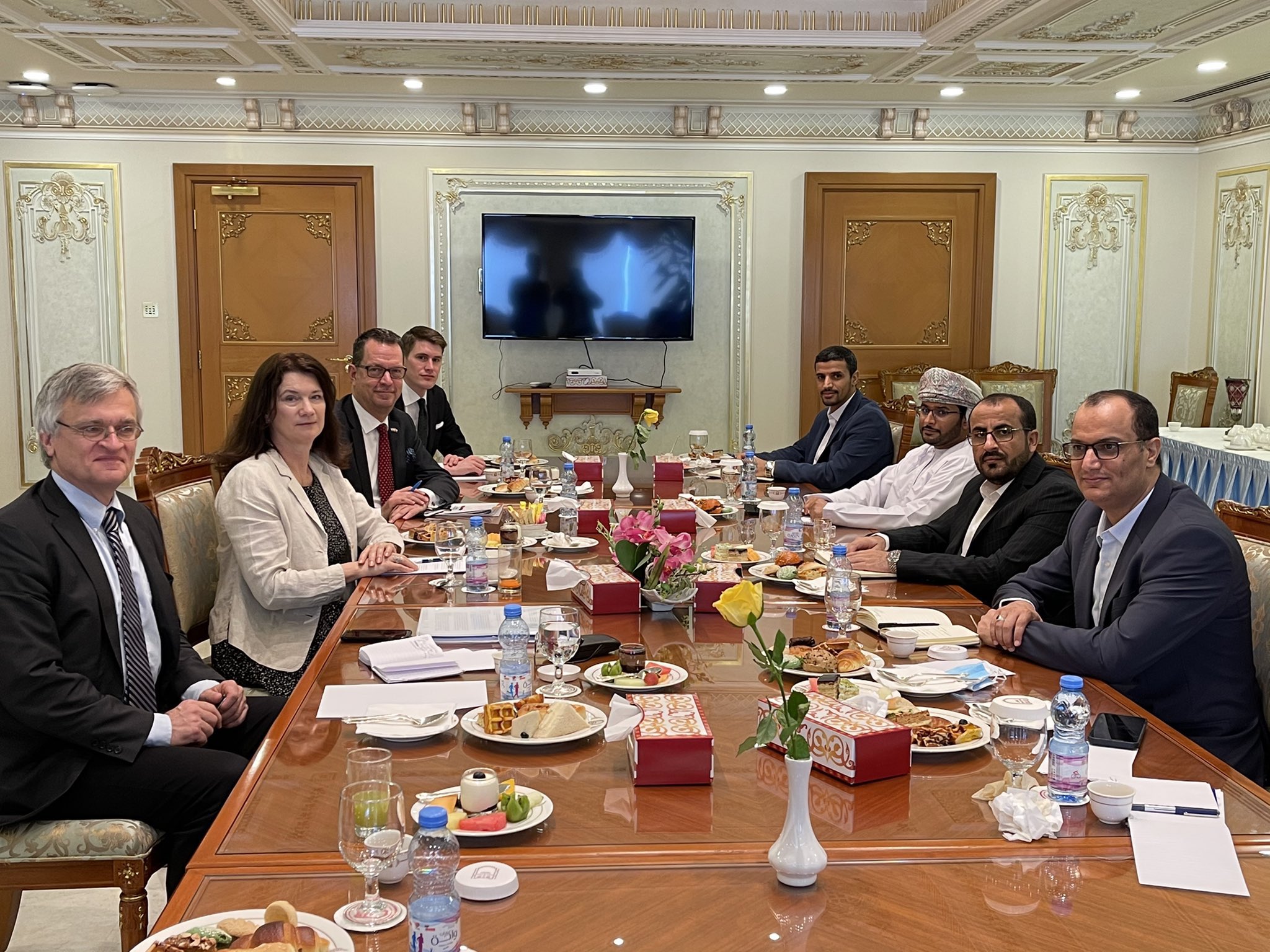 مليشيا الحوثي تتحدث عن"تمهيد لمفاوضات وقف شامل لإطلاق النار" وتكشف تفاصيل لقاء مفاوضيها بالوزيرة السويدية