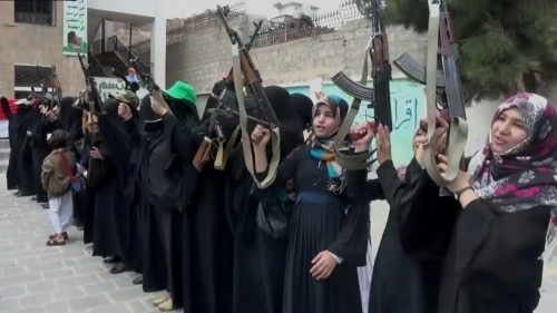 معسكرات تدريب حوثية جديدة تستهدف الفتيات وصغار السن