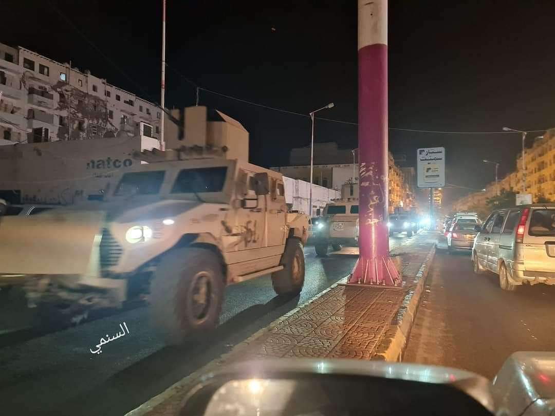 عاجل : الانتقالي يدفع بتعزيزات عسكرية إلى لودر بعد سيطرة القوات الحكومية عليها