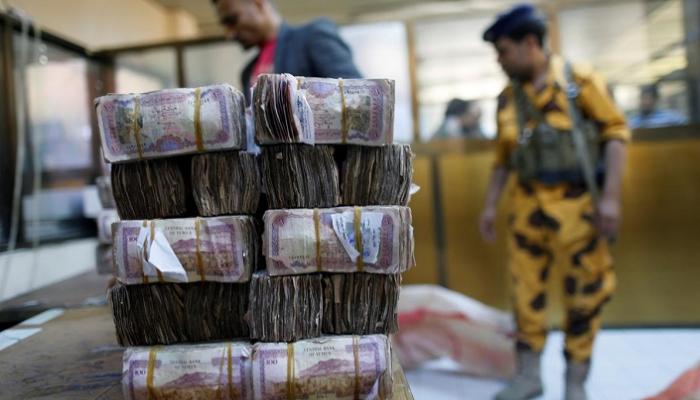وزارة الداخلية تخرج عن صمتها وتكشف بـ"الاسم" المتسبب في عرقلة صرف المرتبات (وثائق)