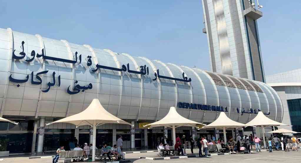 مطار القاهرة يرفض السماح لمجموعة جديدة من اليمنيين من دخول الأراضي المصرية