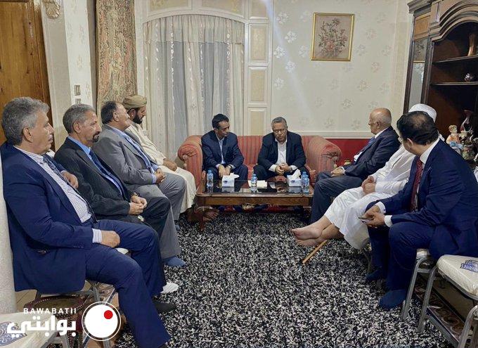   لقاء غير رسمي لابن دغر بأعضاء في مجلسه بالقاهرة