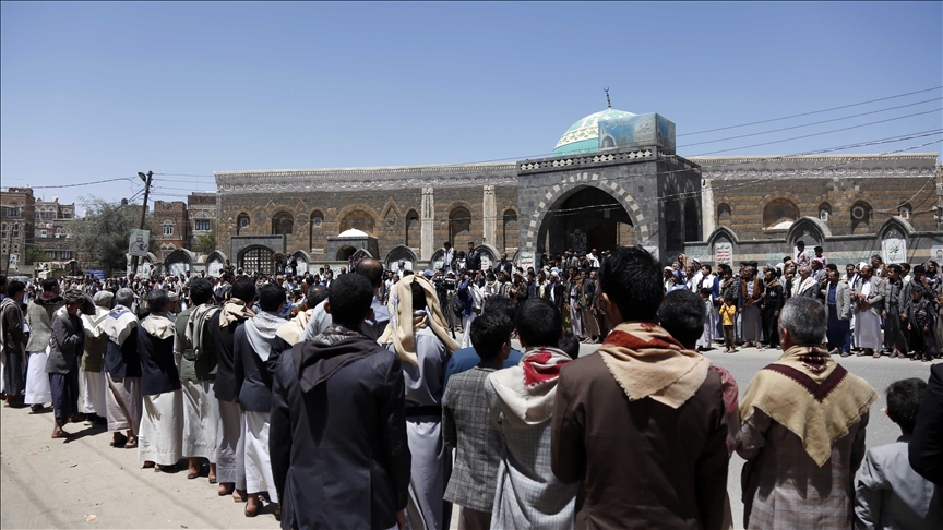 الحكومة اليمنية تكشف موقفها بشأن مفاوضات الاسرى مع مليشيا إيران