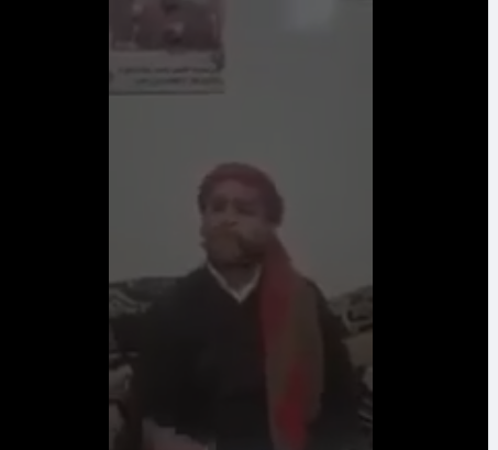 شاهد بالفيديو.. قيادات حوثية توجه إهانات وتحقير وانتقاص لعبدالسلام جحاف والسبب صادم