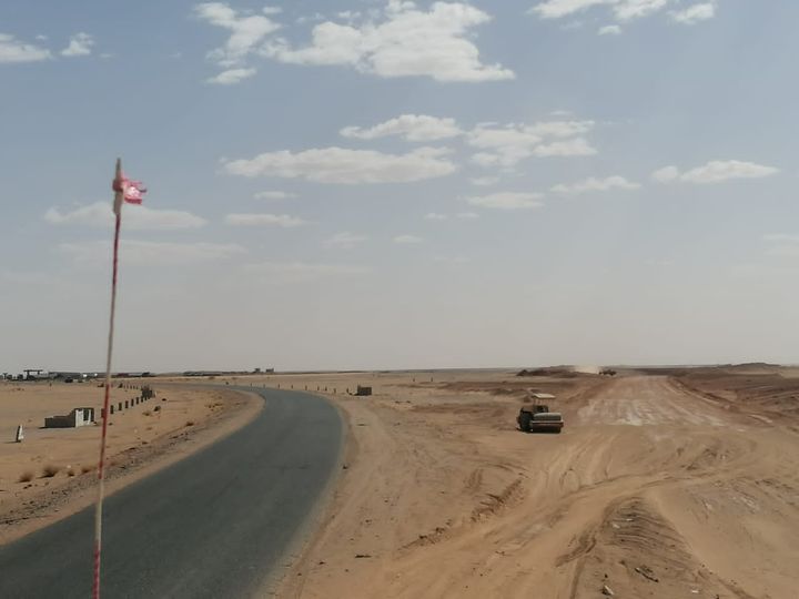 بدأ أعمال صيانة لطريق العبر بتمويل سعودي