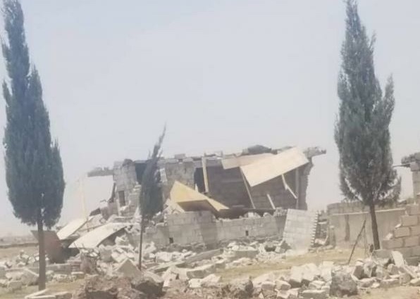 ذمار.. ميليشيا الحوثي تهدم منزلين بعد طرد سكانها بالقوة