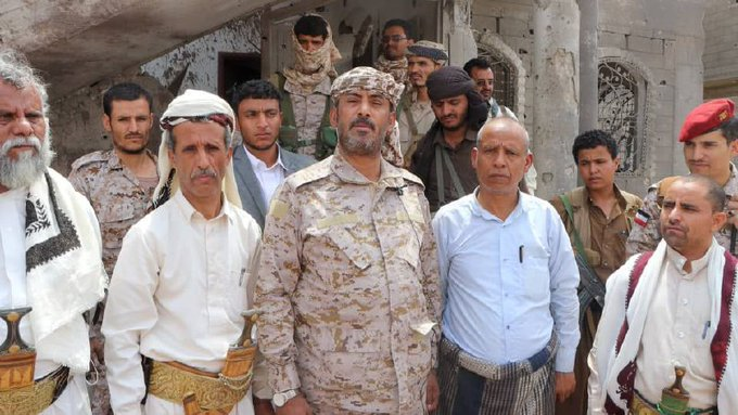 ظهور لقائد عسكري ردا على شائعات حوثية حول مقتله في قصف بمأرب