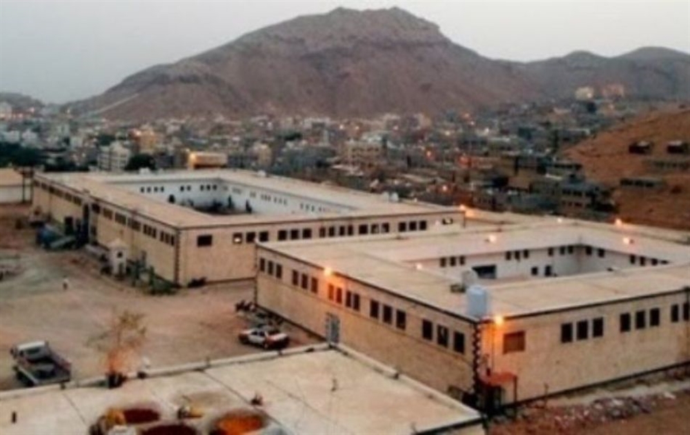 منظمة تُحمّل سلطة حضرموت مسؤولية حياة معتقلين مضربين عن الطعام في سجن المنورة بالمكلا