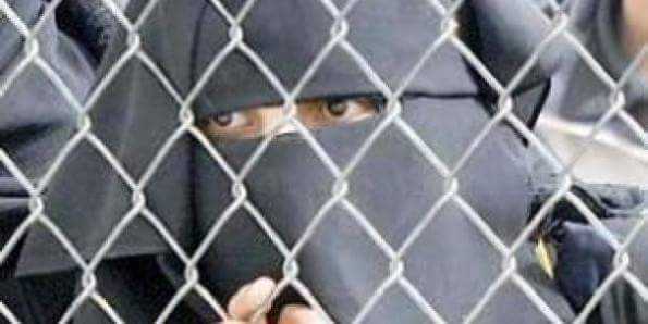 العفو الدولية: المليشيا تخنق النساء بشروط السفر والتنقل في اليمن
