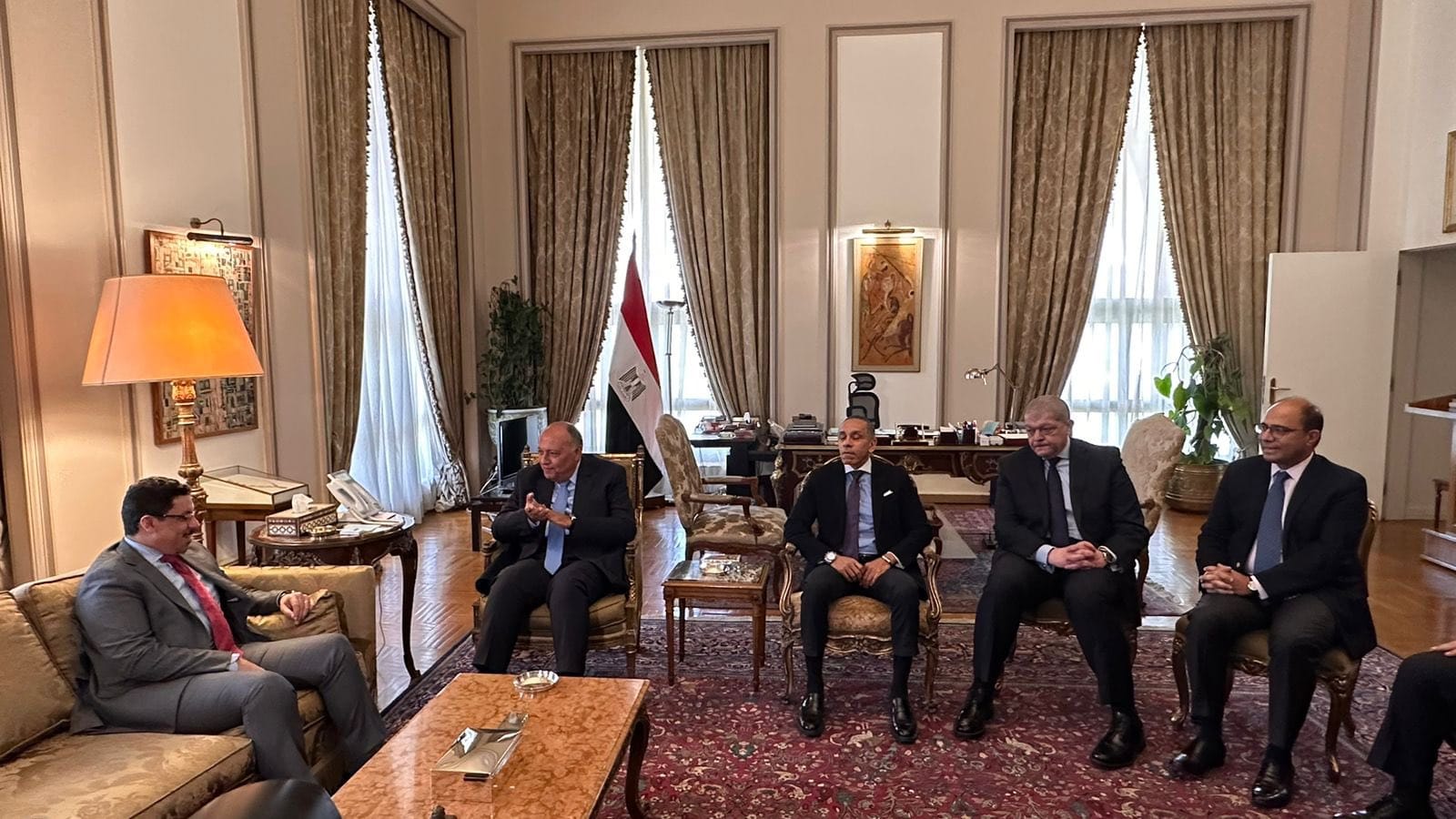 وزير الخارجية المصري يستقبل نظيره اليمني