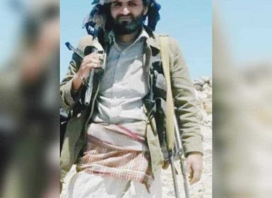 مليشيا الحوثي تستهدف أحد قادة الجيش بصاروخ موجه أثناء التفافه على قناصيها في البيضاء