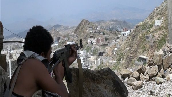 مقتل وإصابة 4 من الوسطاء المحليين لانتشال جثث مقاتلين حوثيين ومن القوات الحكومية في تعز