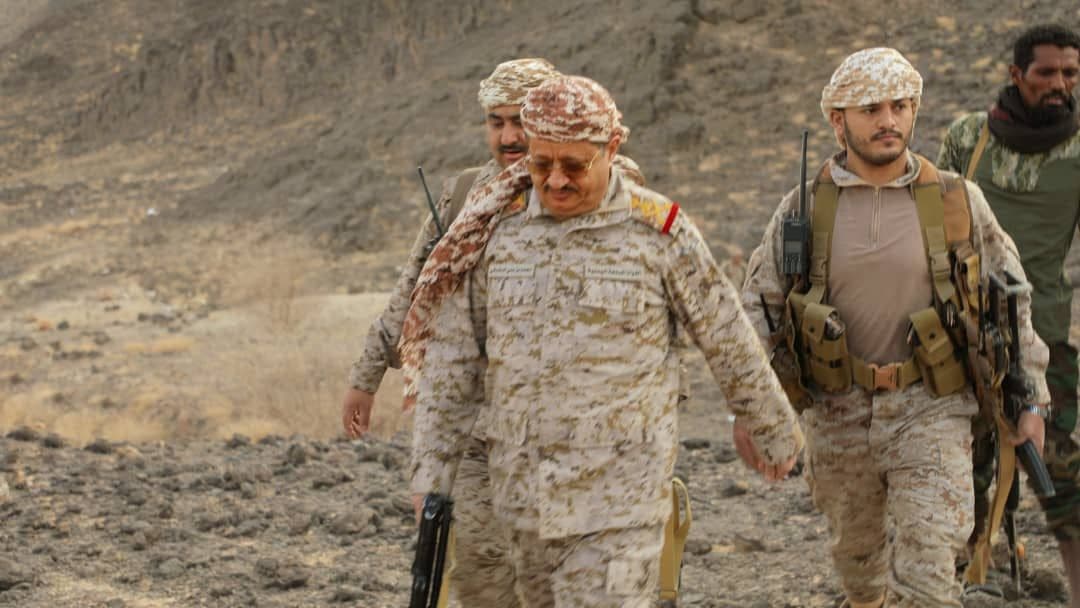 وزير الدفاع يدلي بتصريحات نارية من جبهات القتال