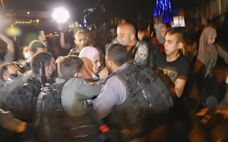 بالفيديو..اندلاع مواجهات عنيفة في المسجد الأقصى وسقوط نحو16 مصابا حتى الآن