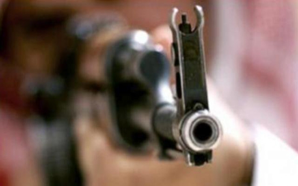 مسلح مجهول يقتحم مكتب عقار في مدينة المكلا ويقتل أحد العاملين