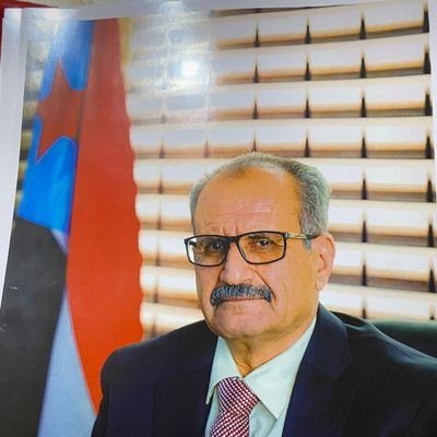 قيادي بارز في الانتقالي يشيد بـ” الحوثيين” ويهاجم ”الشرعية”