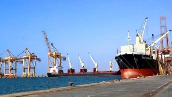 مليشيا إيران تجبر المستوردين عبر الحديدة على دفع الجمارك نقدا دفعة واحدة 