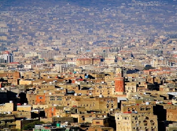 إب.. نقابة المعلمين تدين الاعتداء الذي تعرض له تربوي بمدرسة الشعب
