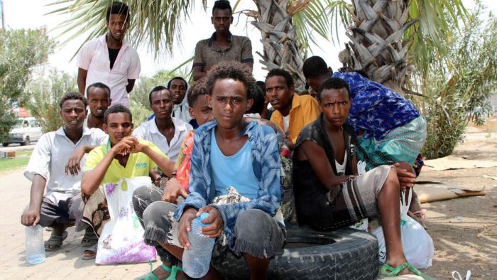 اشتباكات مسلحة بين طائفتين من الأفارقة في عدن وحصيلة مرعبة لللضحايا