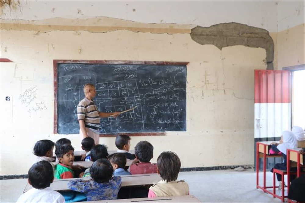 صحيفة بريطانية : المعلم اليمني في عيده العالمي "قتل وتعذيب واعدام