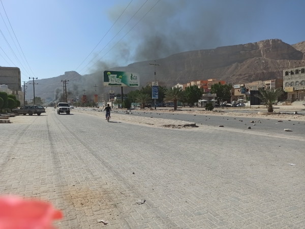 عناصر الانتقالي تفجر الوضع في شوارع رئيسية في مدن وادي حضرموت