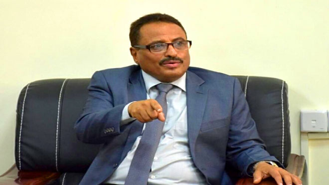 وزير سابق: الرئيس هادي يواجه ضغوطًا لتعيين نائبين له