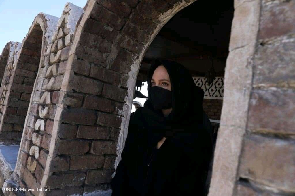 جولي تنهي زيارتها لليمن