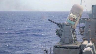 البحرية الأمريكية تعلن إسقاط 15 مسيرة حوثية بخليج عدن والبحر الأحمر