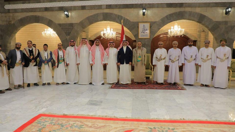 صور لاستقبال الوفدين السعودي والعماني في القصر الرئاسي بصنعاء
