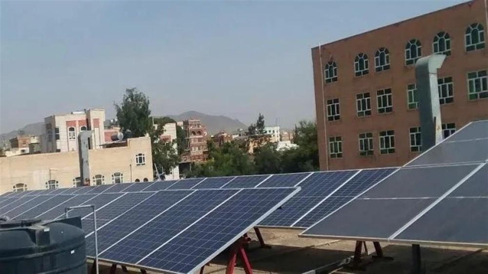 مصادر : المليشيا تؤجر أسطح المدارس في صنعاء لتجار الطاقة الشمسية
