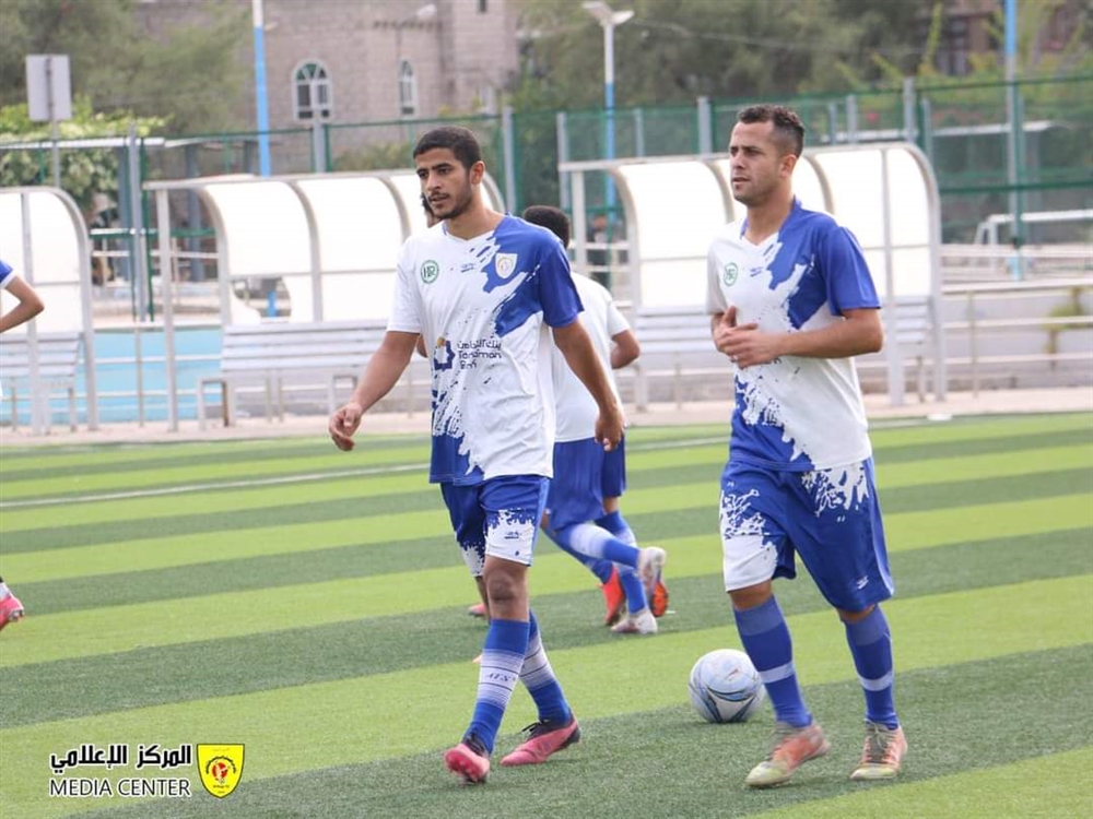 نادي الصقر الرياضي يعلن تجميد نشاط الفريق الأول لكرة القدم والاستغناء عن اللاعبين