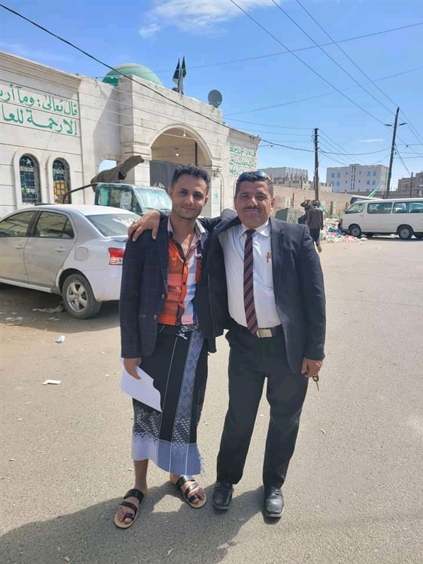 مسؤول فرزة بصنعاء يسجن مواطنا من تعز سنة وعشرة أشهر