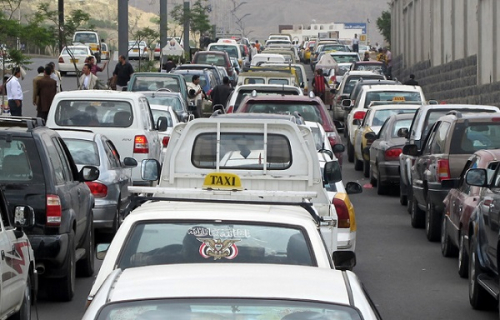 صنعاء: أزمة خانقة في مادة البنزين