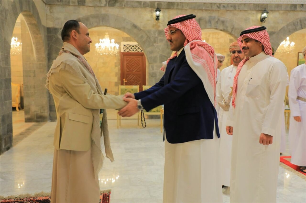 أول تصريح للسفير السعودي حول زيارته صنعاء وأهدافها.. ماذا قال؟