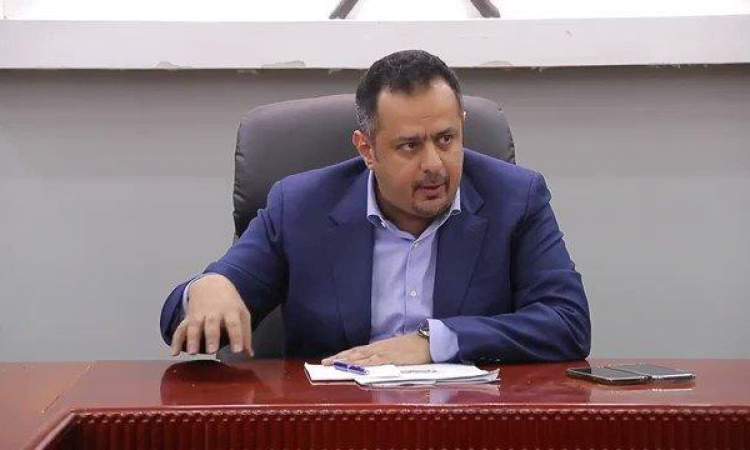  رئيس الوزراء يغادر عدن