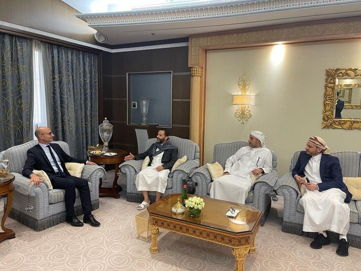 حميد الأحمر يدعو لدعم دولي للمجلس الرئاسي