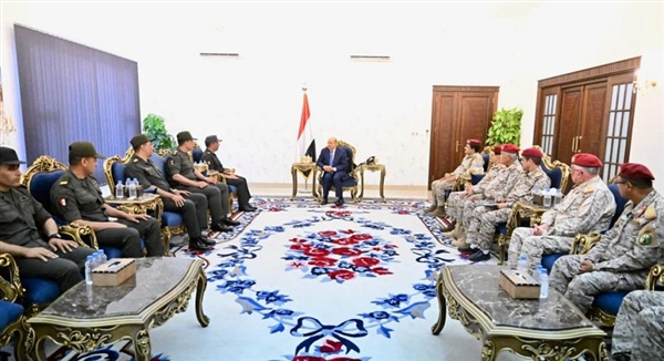 وفد عسكري مصري رفيع المستوى يصل عدن للقاء العليمي ومصادر تكشف هدف الزيارة 