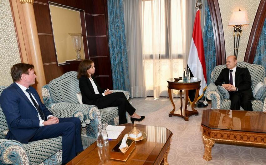 العليمي يستعرض الضغوط الدولية المطلوبة لدفع الحوثيين نحو تنفيذ بنود الهدنة