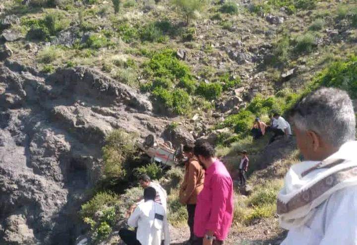 وفاة امرأة وإصابة آخرين بحادث مروع في الضالع