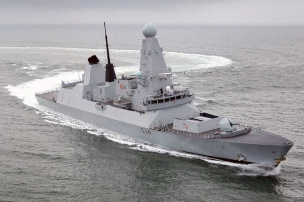 بريطانيا ترسل سفينة حربية جديدة الى البحر الاحمر ووكالة دولية تكشف التفاصيل 