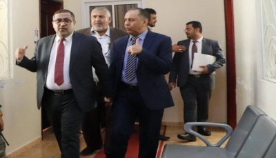 عدن.. تشكيل فريق حكومي مشترك لإصدار تصاريح للشركات المهتمّة بالتحكيم 