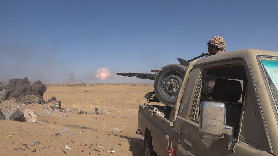 بعد خسارتها في صرواح..مليشيا الحوثي تشن هجوما عنيفا على مواقع الجيش قرب مفرق الجوف