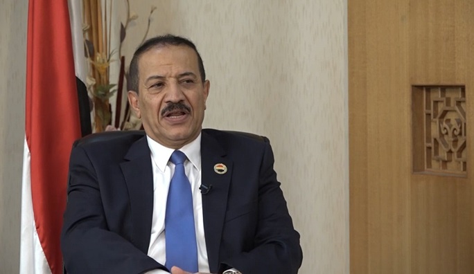 دبلوماسي سابق: هشام شرف ليس محتجزاً ومستضاف في مكان راقٍ ويعامل بأخلاق عالية