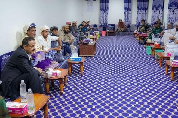 محافظ شبوة يلجأ للتحكيم القبلي في مقتل قائد في قوات دفاع شبوة